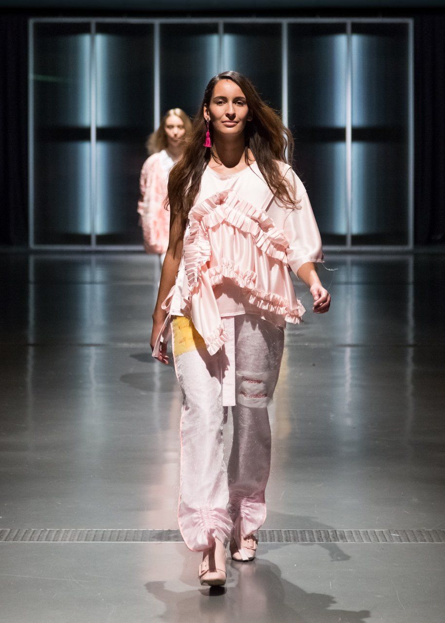 Pantaloni: embroidered pink pants - S / unique piece – Usato da St-Saphorin-Lavaux venduto da selb94 2