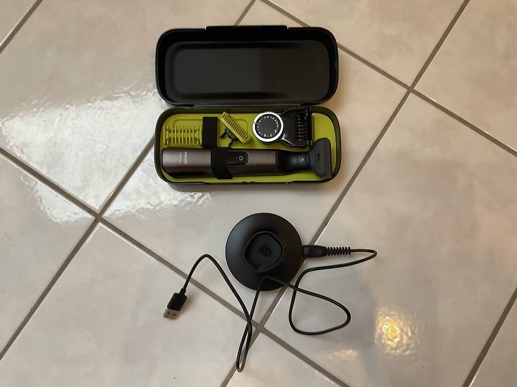 Rasoi & Lamette da barba: Rasierer OneBlade von Philips – Usato da Etziken venduto da Hugo94 1