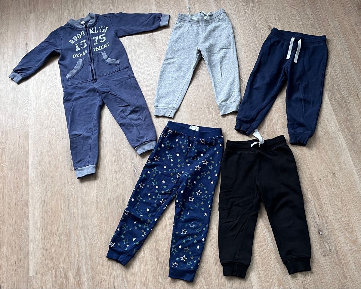 Lotti & Set di vestiti: 5 Jogginhosen Gr. 98 – Usato da Sulz AG venduto da Zissi31324