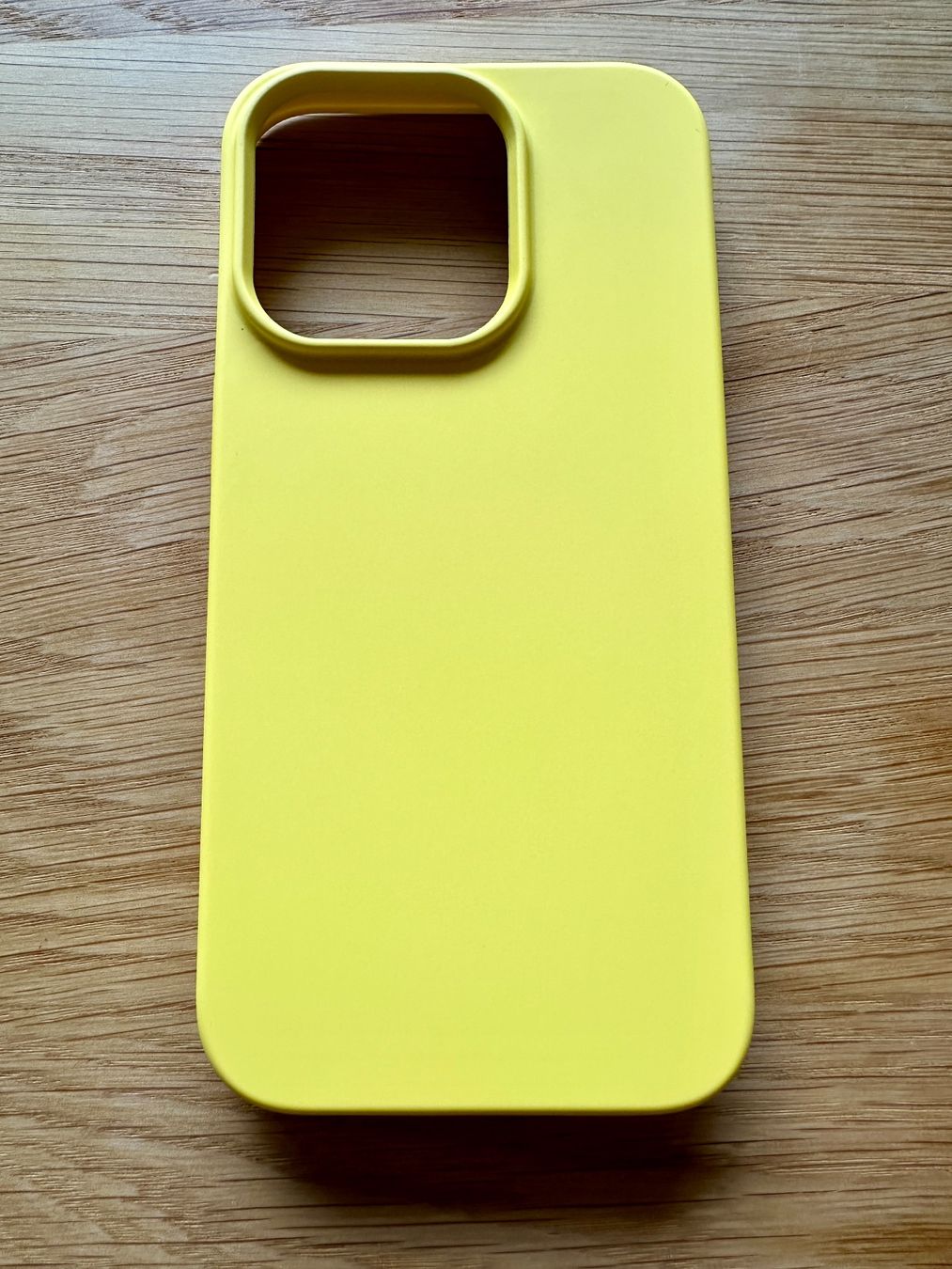 Apple Coques & Protection écran: Hülle - Apple iPhone 14 Pro Silikon Case gelb – Neuf avec emballage d'origine à Disentis/Mustér par Kjh