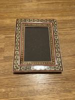 Dekorativer Bilderrahmen mit kunstvoller Holzmarqueterie