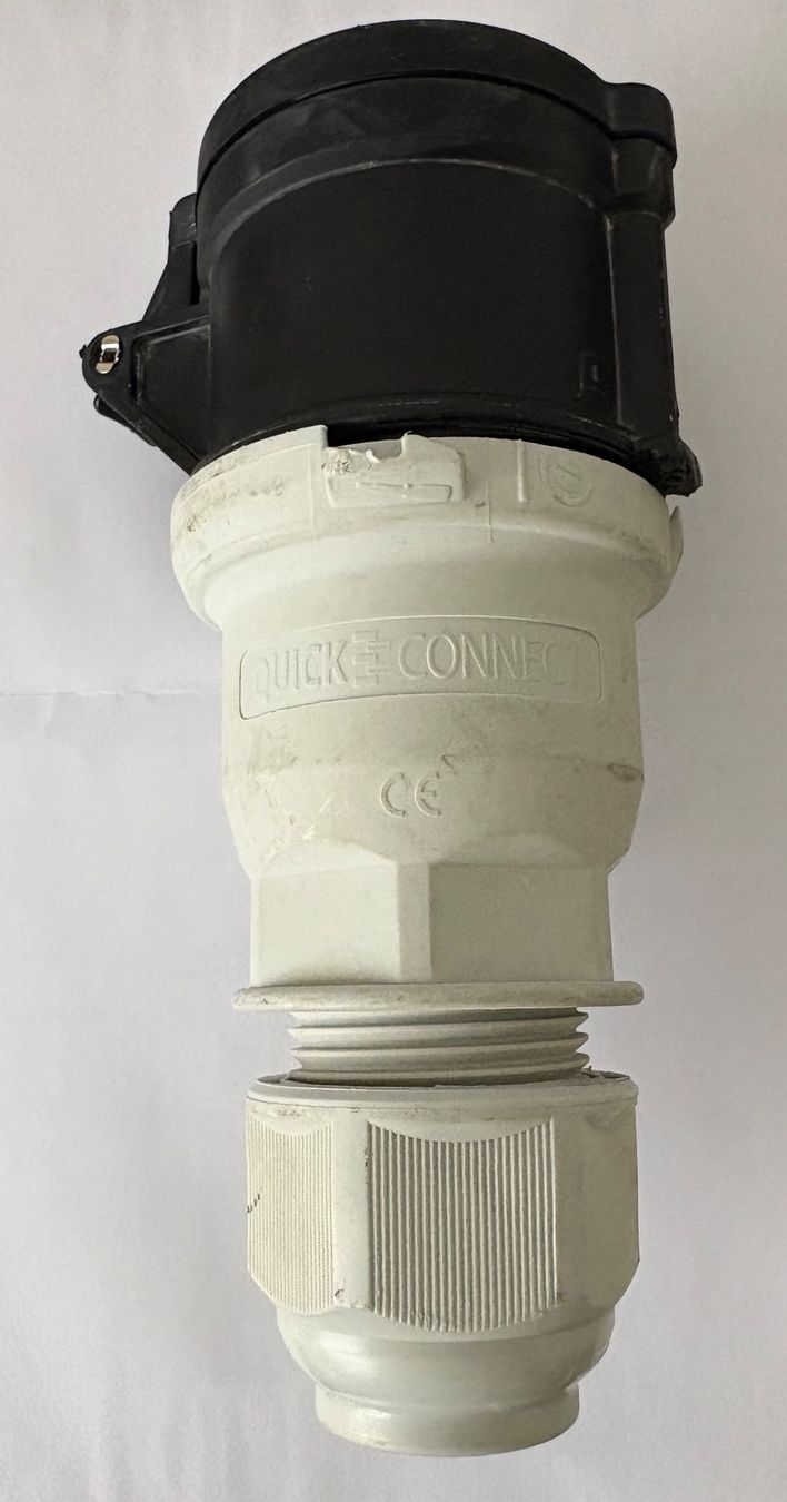 Spine: Kupplung CEE32 Bals IP44 – Usato da Koppigen venduto da dan_y2bm