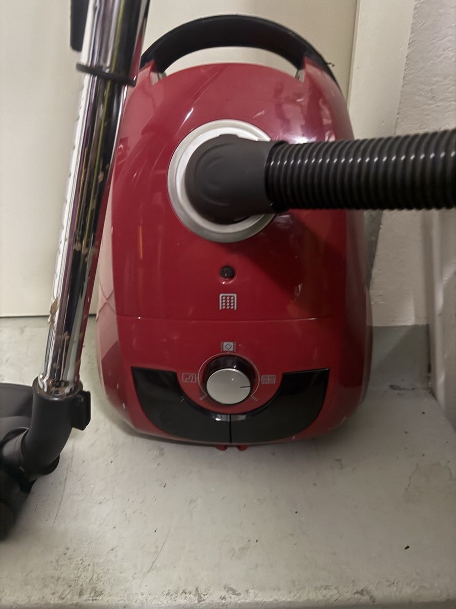 Electrolux Aspirapolveri & Accessori: Elektrolux Staubsauger  – Usato da Birsfelden venduto da mah_6yvz 4