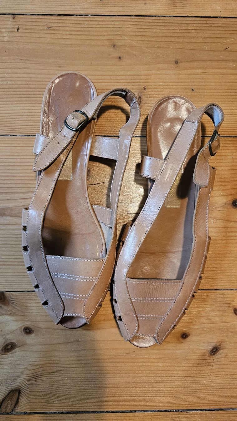 Chaussures femmes: Flavia Sandalen, Echtleder, Beige, Gr. 38 – D'occasion à Baden par Mad_am 1