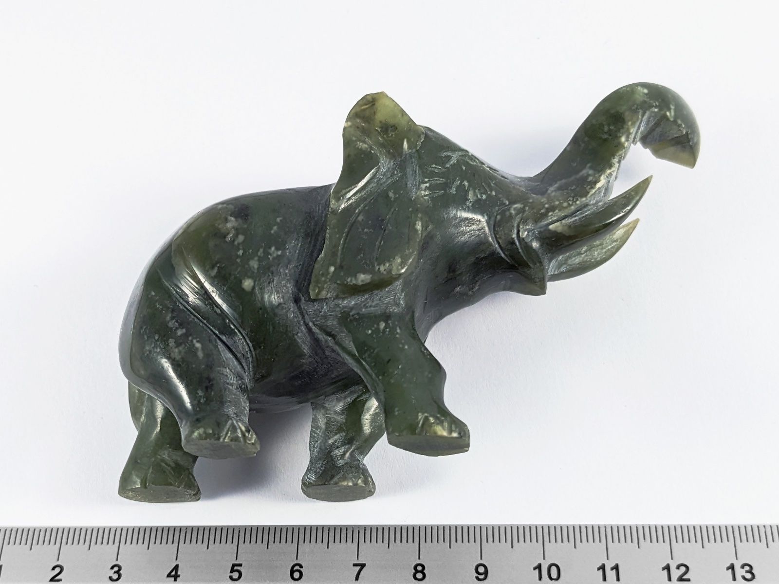 Minerali & Pietre curative: Jade Elefant 11cm, 185 Gramm – Nuovo e nell'imballaggio originale da Meilen venduto da StoneGarden 2