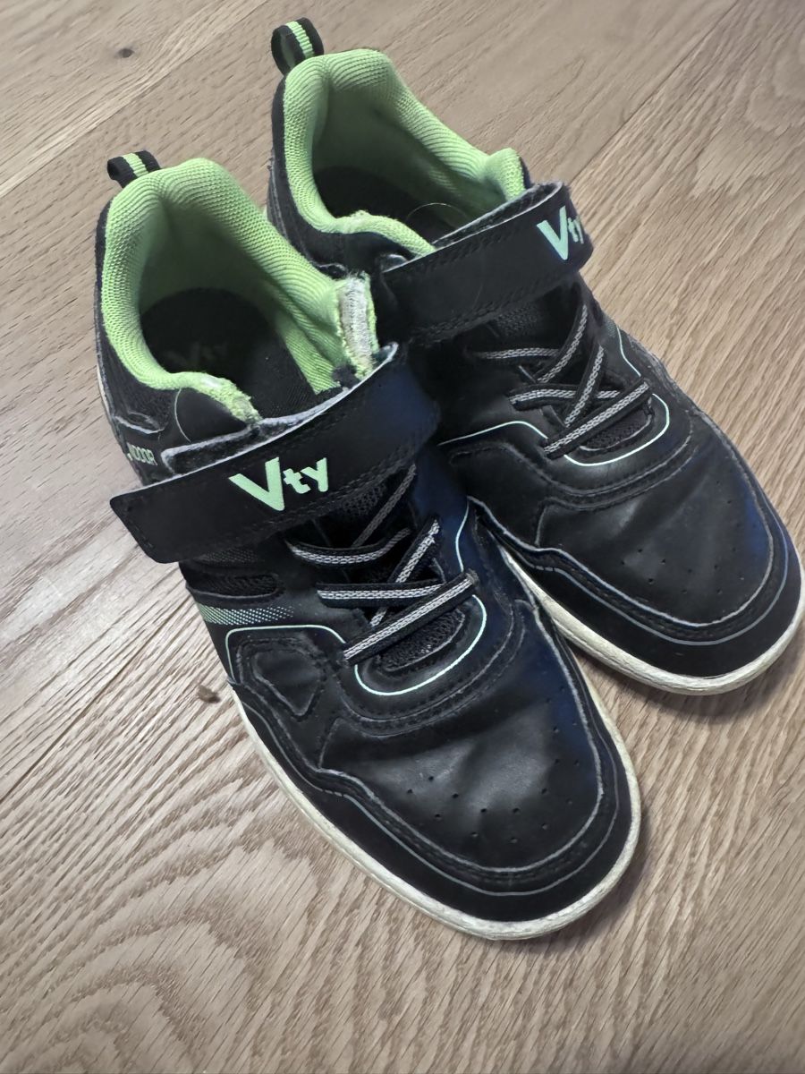 Chaussures garçon: Turnschuhe Grösse 36 – D'occasion à Wädenswil par dor_ddx7
