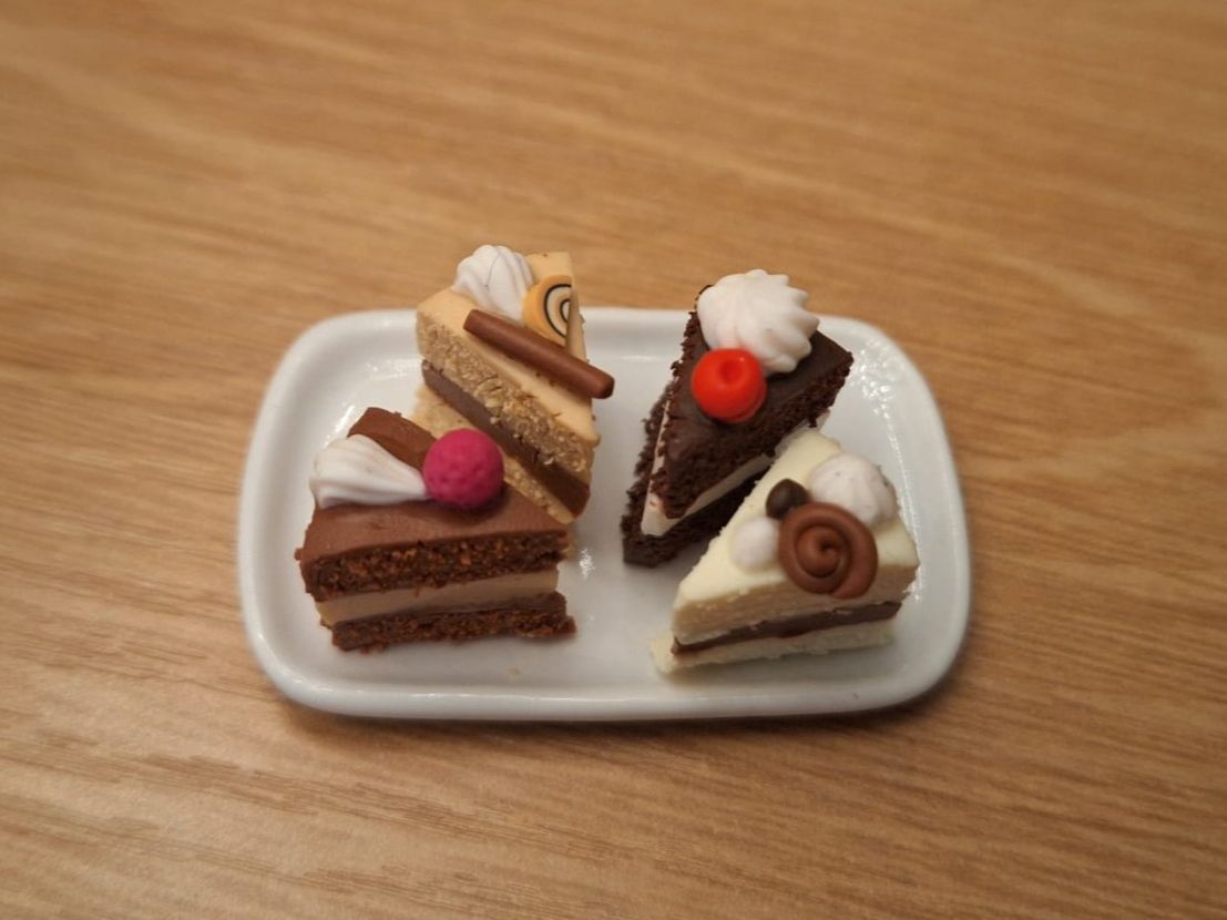 Case e mobili per bambole: Handmade Tortenstücke – Nuovo (secondo la descrizione) da Zürich venduto da HandmadeTinyFood 3