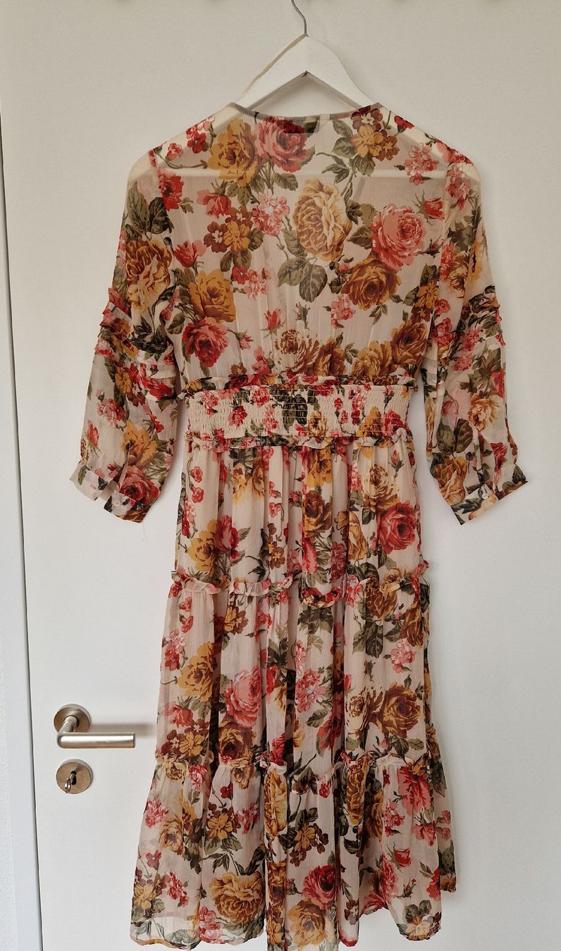 Stradivarius Vestiti: Schönes Blumenkleid – Usato da Winterthur venduto da jamz77d 4
