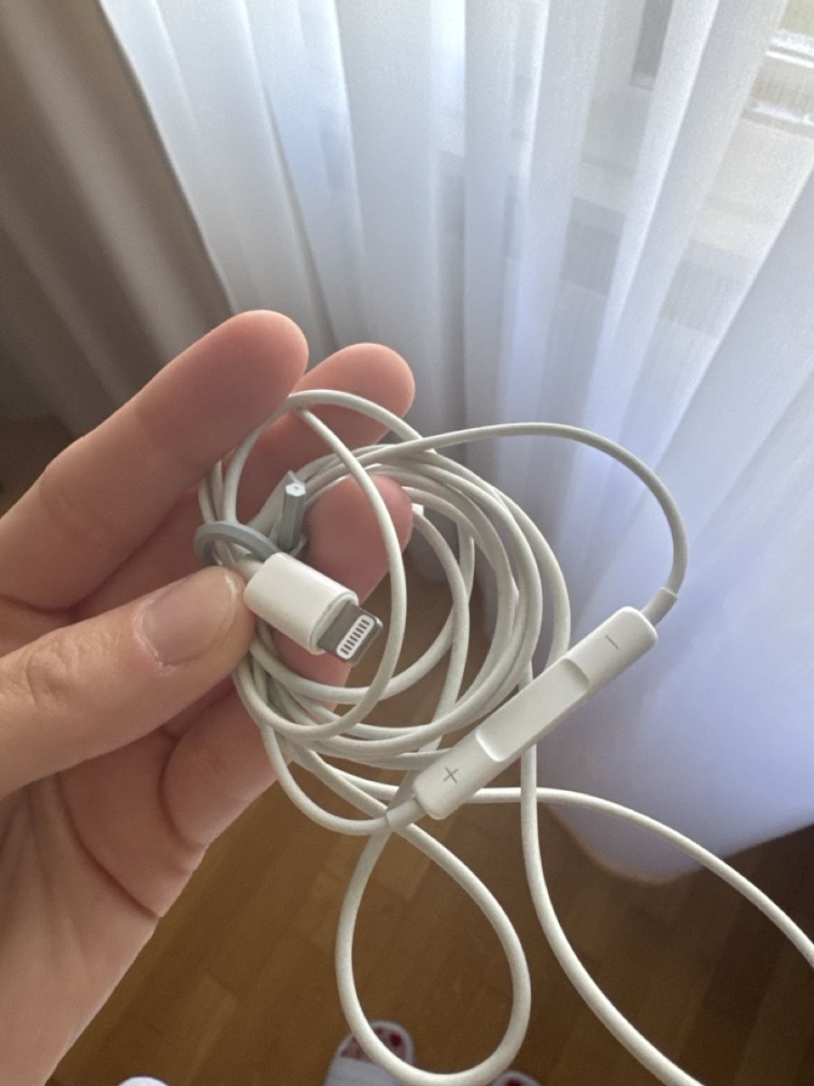 Apple Casques audio: Apple Earpods lightning – D'occasion à Zug par deelowdent 1