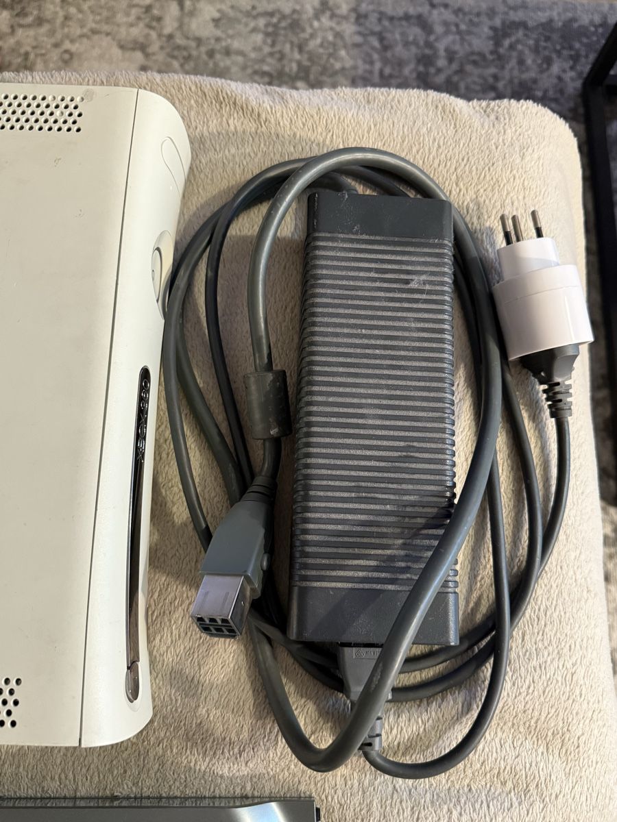 Microsoft Konsolen: XBOX 360 mit 3 Controller und 2 Speicherkarten – Gebraucht aus Zürich von mellymawi 5