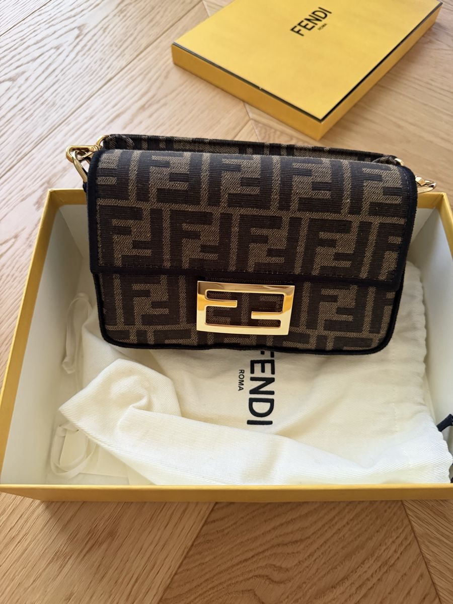 Fendi Sacs: Fendi Mini Baguette – D'occasion à Arlesheim par FabiKl