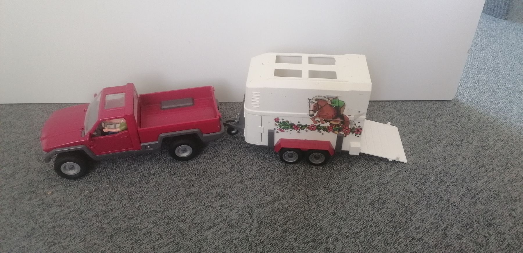 Schleich Giocattoli: Schleich Pferdestall mit div. Zubehör – Usato da Bürglen TG venduto da Fidiburns 5