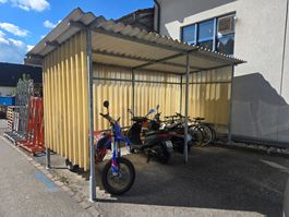 Velo- und Motorradunterstand Mobil mit Metallgestell