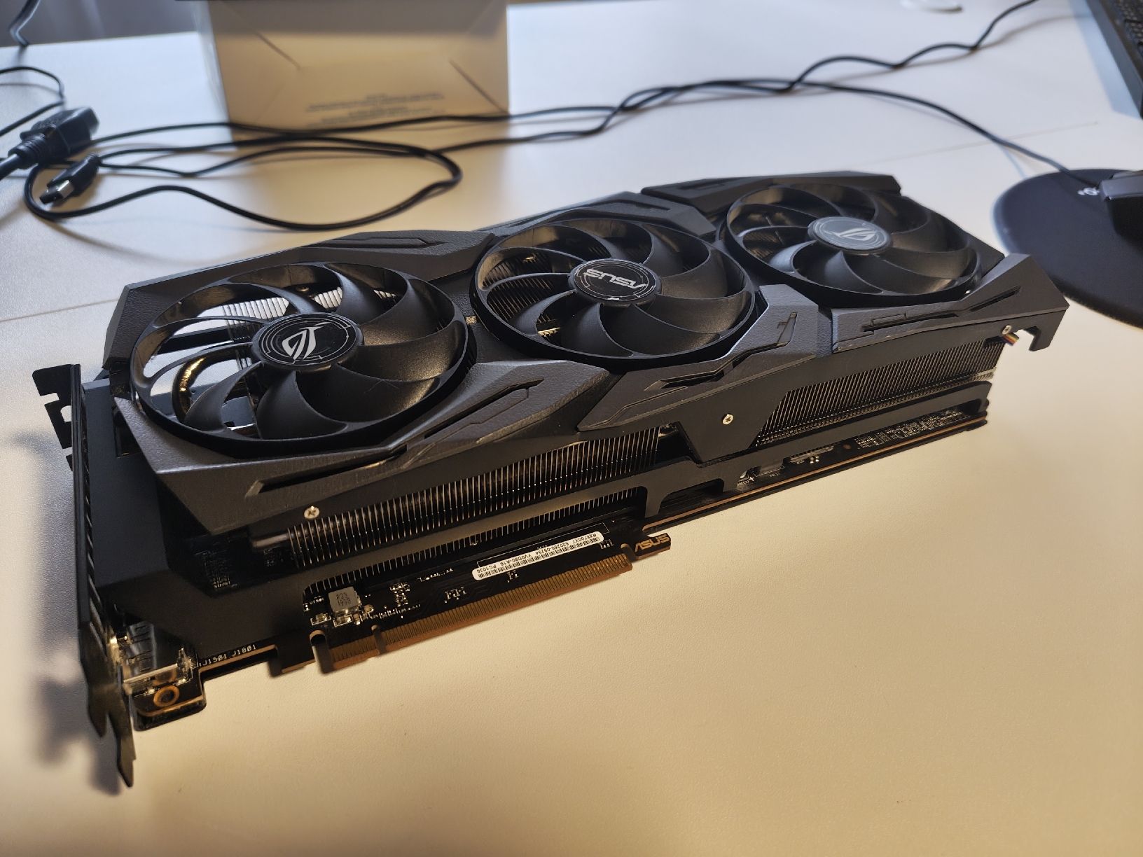 Asus Grafikkarten: ASUS ROG STRIX RX5700XT 8GB GPU – Gebraucht aus Semsales von Kee_6ks5