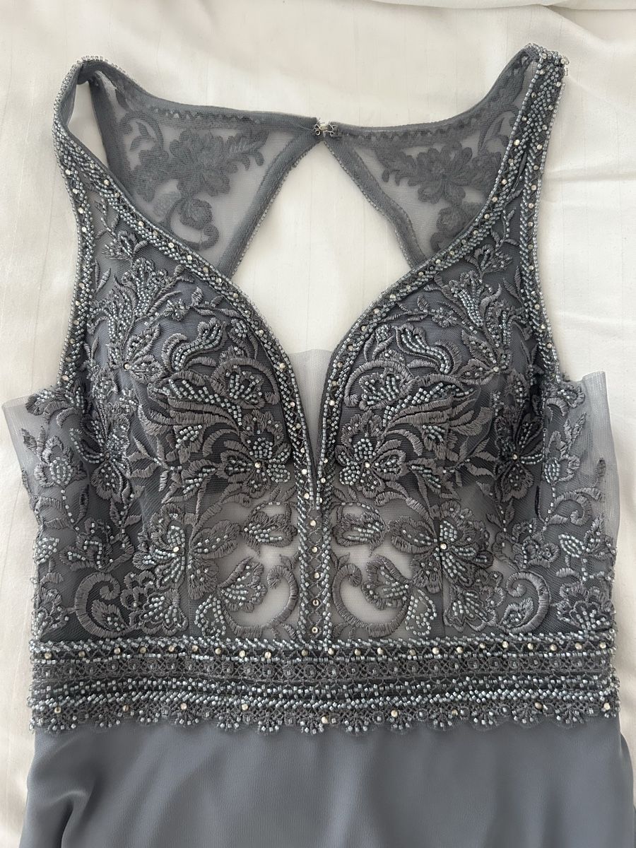 Robes: festliches Kleid mit Rückenausschnitt – Neuf avec emballage d'origine à Stetten SH par egl_z6jq