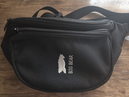 Schwarze Bauchtasche "Big Bear" - Praktisch für unterwegs!