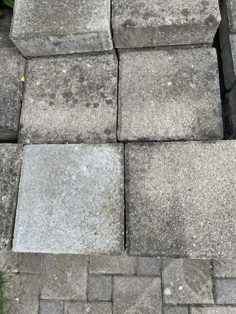 Pietre & tegole: Pflastersteine Beton – Usato da Aarberg venduto da Trudi.70 4