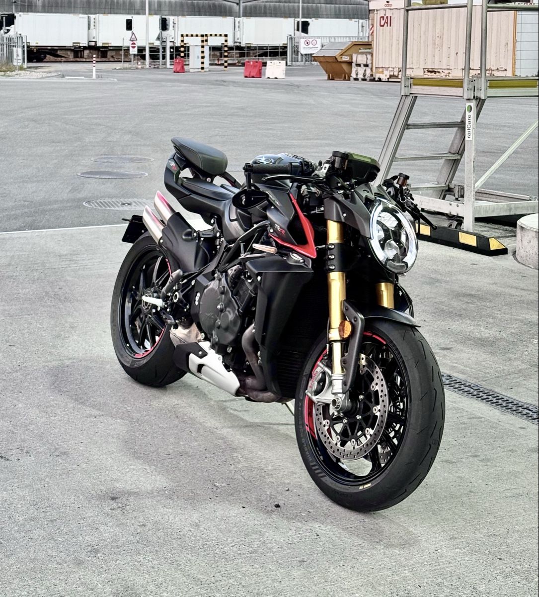 MV Agusta Strada: MV Agusta Brutale 1000RR – Usato da Wildegg venduto da phaenomen 4