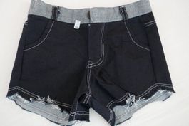 Neu: Lässige Jeansshorts, Gr. "XL" / 110