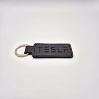 Tesla Schlüsselanhänger aus Kunstleder mit Lasergravur 🔋