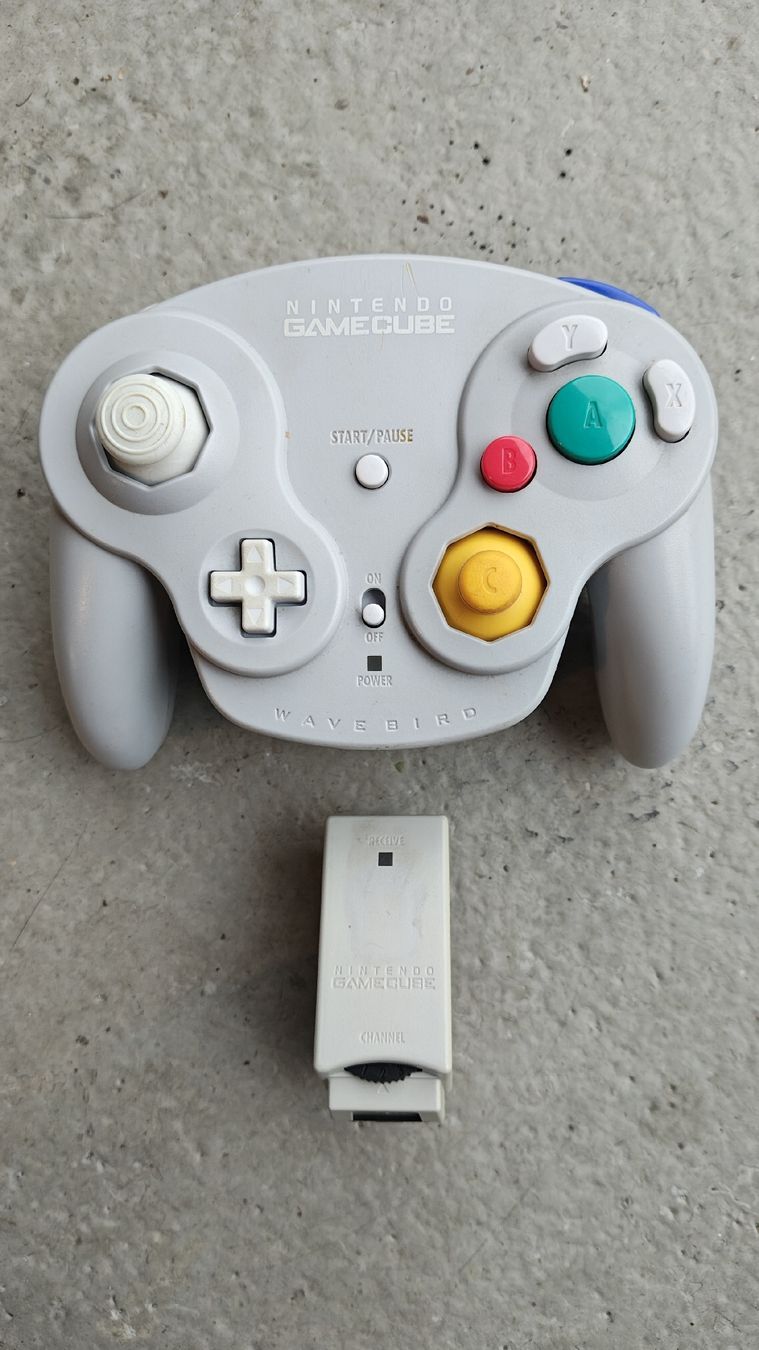 Nintendo Controller: Controller wireless Wavebird Nintendo Gamecube – Usato da Montagnola venduto da mattbert86