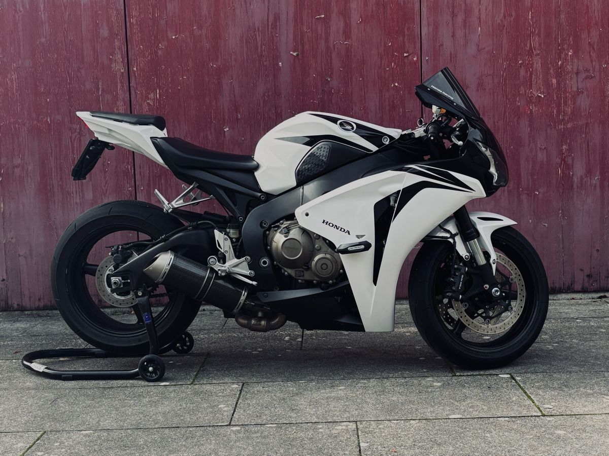 Honda Strada: Honda CBR 1000RR Fireblade SC59 – Usato da Biglen venduto da MaersuWyss 2