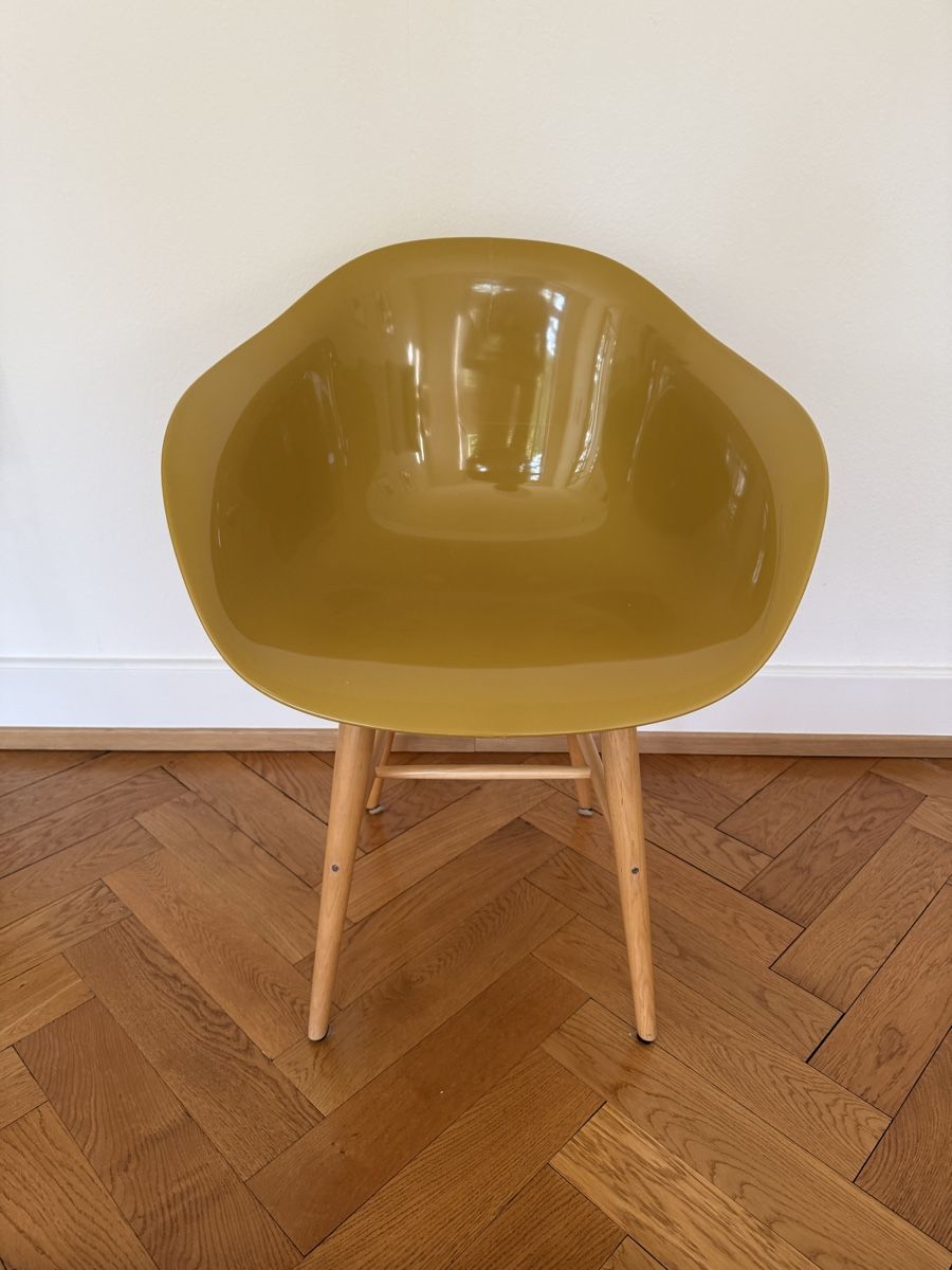 Kare Sedie: KARE Design Stuhl – Usato da Basel venduto da Sillygoose