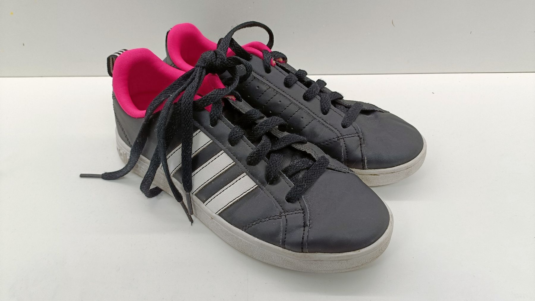 Scarpe per ragazze: Turnschuhe Adidas Gr.38 – Usato da Stans venduto da chrimich