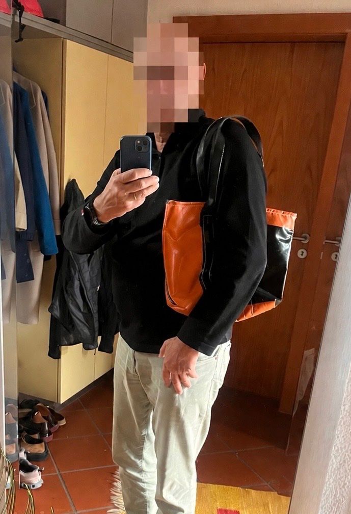 Freitag Borse: Freitag Tasche Orange-Schwarz – Usato da Triesen venduto da kun_5nrz 4