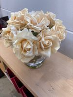 Cote Noire Rosen Bouquet mit Vase, neuwertig, Beige Rose