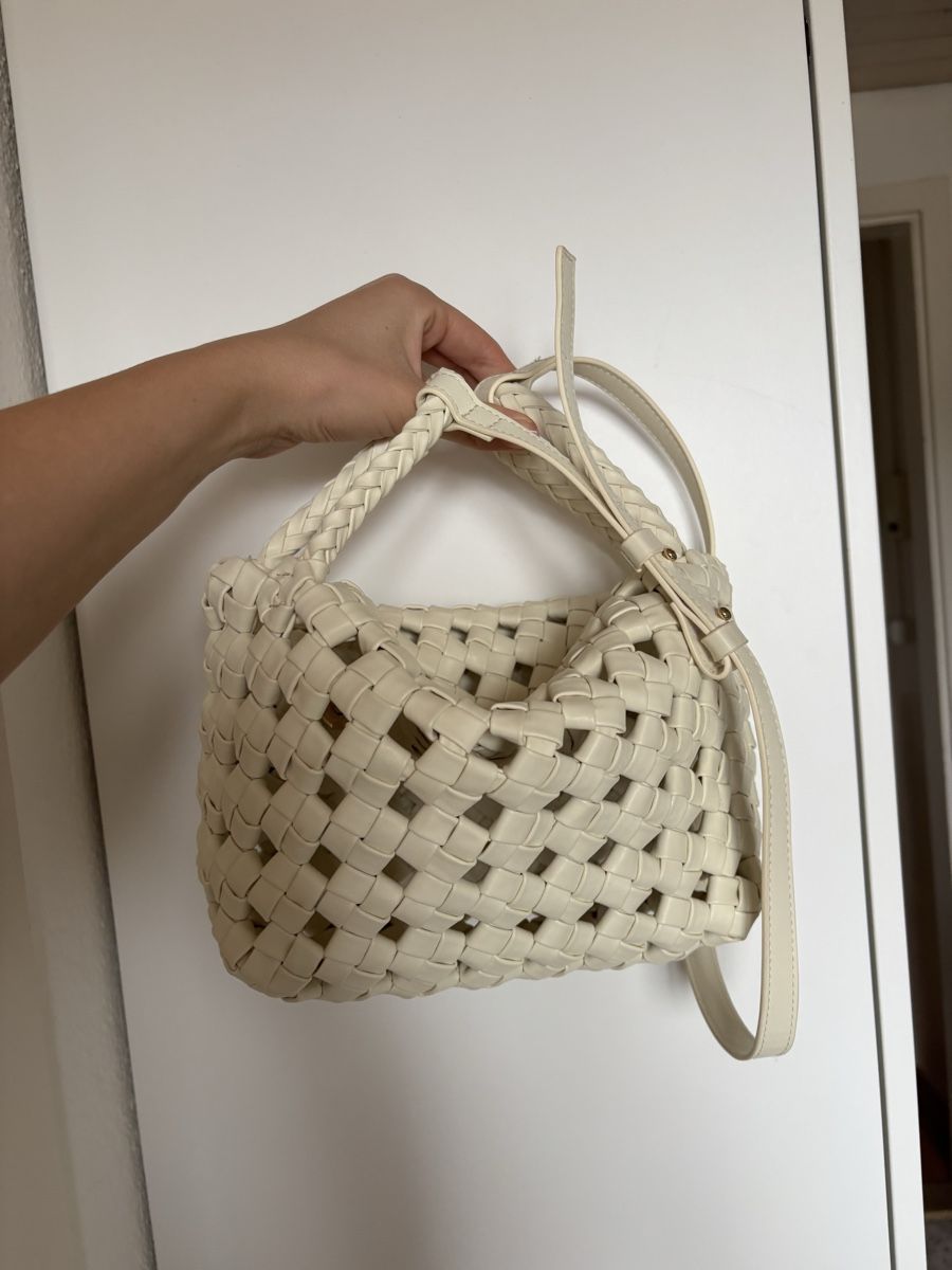 H&M Borse: Vegan leather white bag H&M – Nuovo (secondo la descrizione) da Wallisellen venduto da eli_v7dn