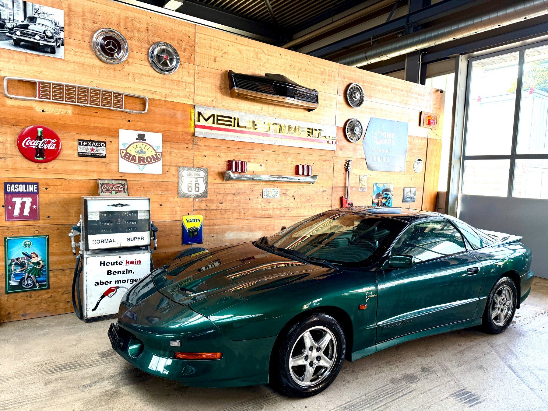 Pontiac Automobili: Pontiac Firebird 5.7 Trans Am – Usato da Gretzenbach venduto da GarageMeilenweit