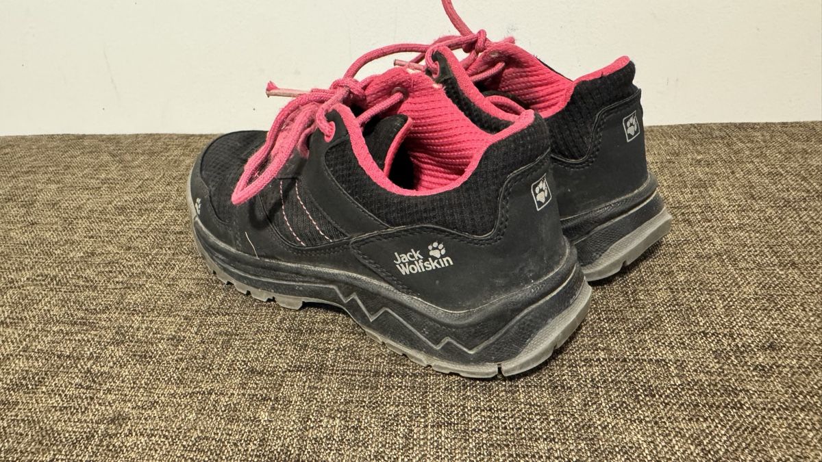 Jack Wolfskin Scarpe per ragazze: Jack Wolfskin Kinder Wanderschuhe Gr. 35 – Usato da Genthod venduto da Tidus04 4