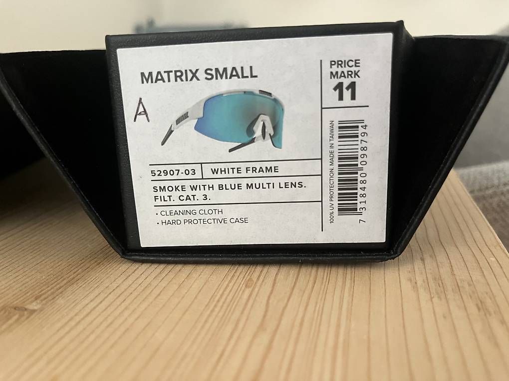 Lunettes & Verres: Sportsonnenbrille Bliz Matrix Small – D'occasion à Sarnen par liv_bxz2