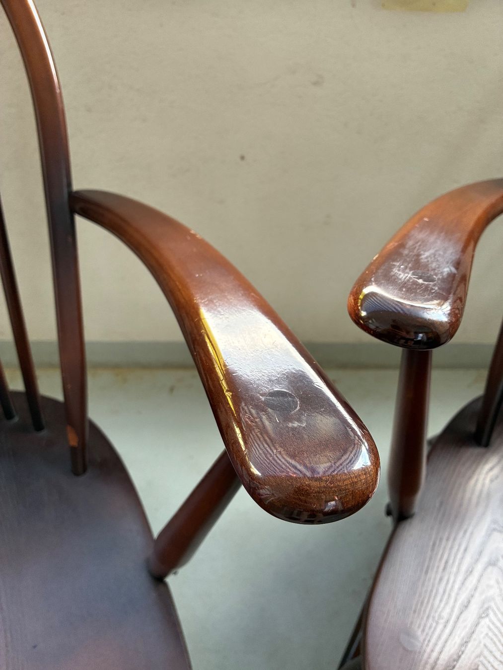 Poltrone: Paire de fauteuils Ercol Fleur de lys sans coussins – Usato da Corsier-sur-Vevey venduto da ric_lb2t 3