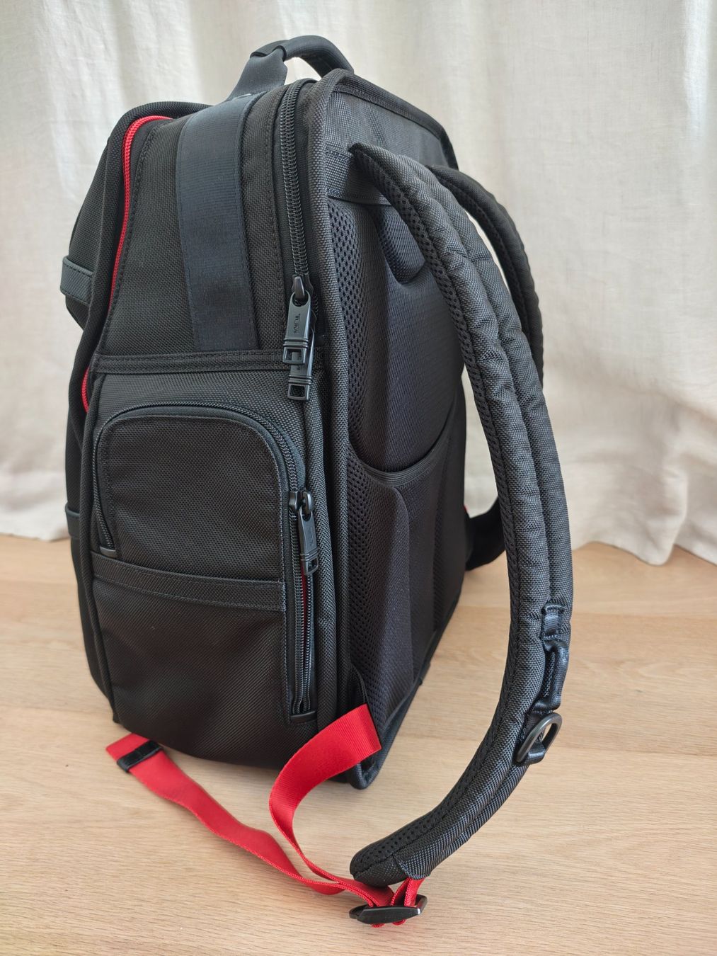 Tumi Zaini: TUMI Alpha Brief Pack, Black/Red Special, neu, CH-Quittung – Nuovo e nell'imballaggio originale da Immensee venduto da Pelab 3