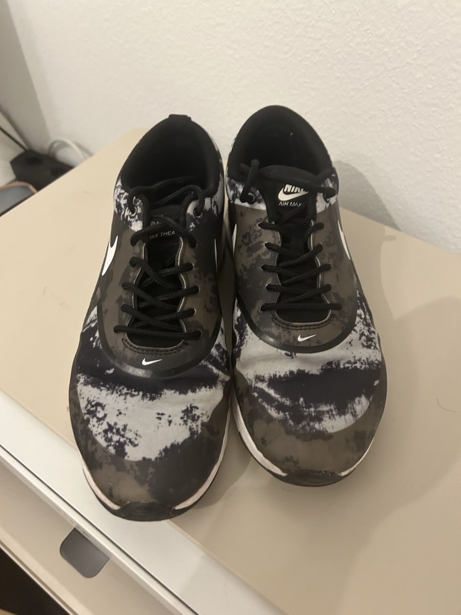 Nike Chaussures femmes: Nike Turnschuhe gr 40.5 – D'occasion à Allschwil par selake990673 2