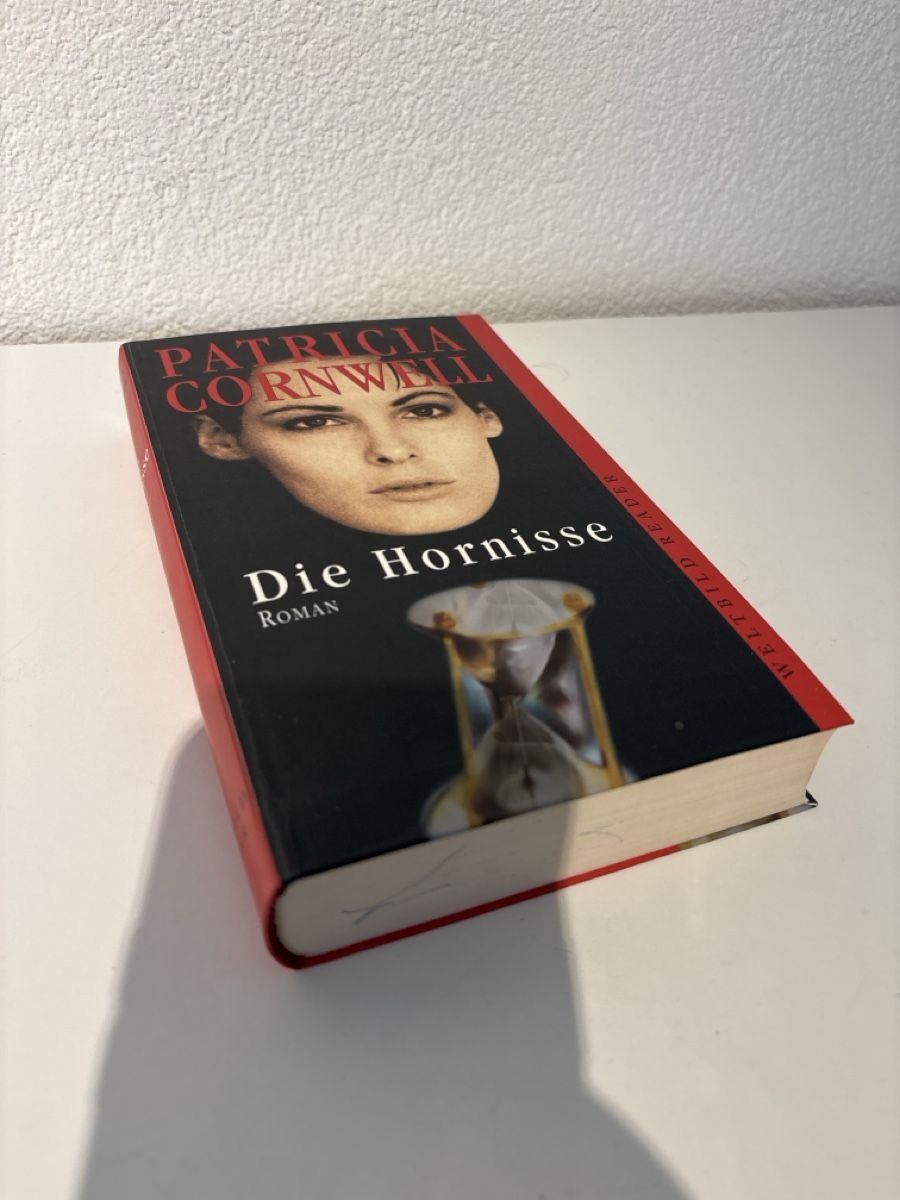 Libri: Patricia Cornwell - Die Hornisse, gebraucht – Usato da Adliswil venduto da ninotschka7 1