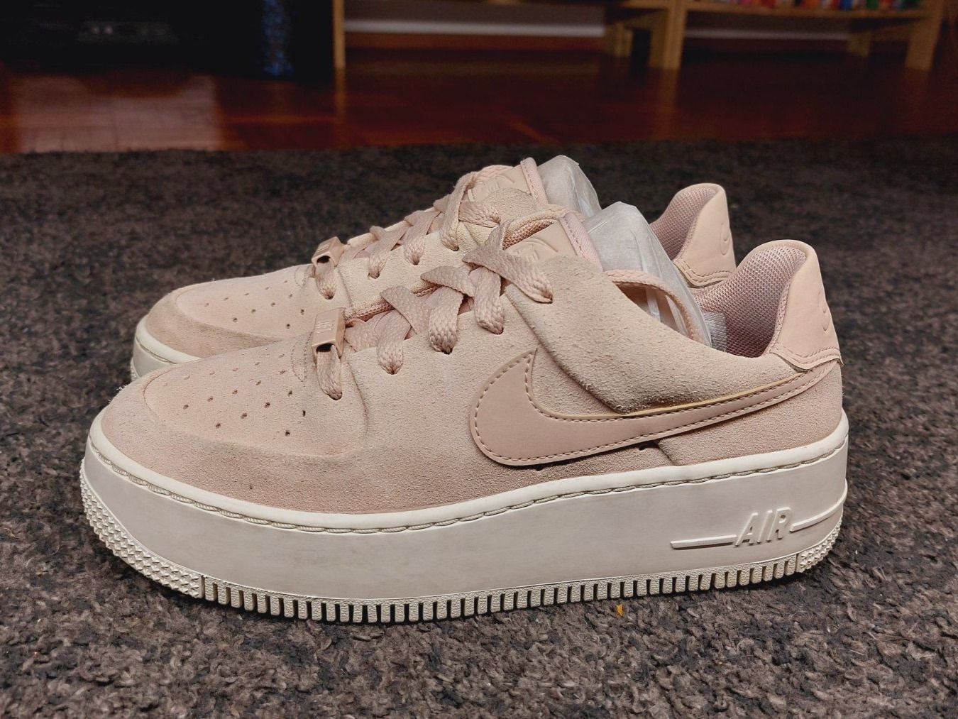 Nike Scarpe da donna: Nike Air Force schuhe gr 36.5 – Usato da Wallisellen venduto da theblacksheep 2
