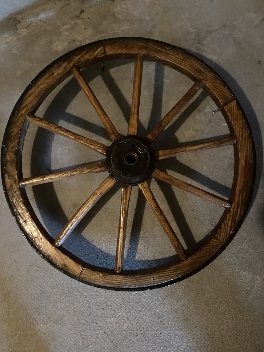 Carrozze: Antikes Wagenrad aus Holz – Usato da Ostermundigen venduto da bargirl 1