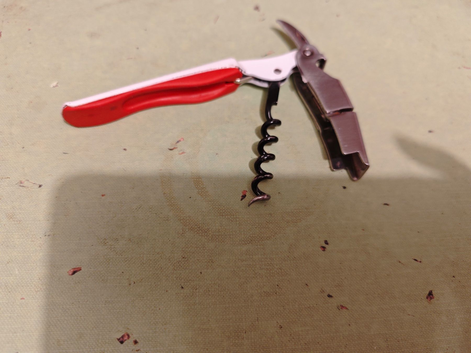 Apribottiglie & Tappi per chiusura: All-in-One Corkscrew Bottle Opener - Red Handle – Usato da Genève venduto da Noemie.wrmsi 1