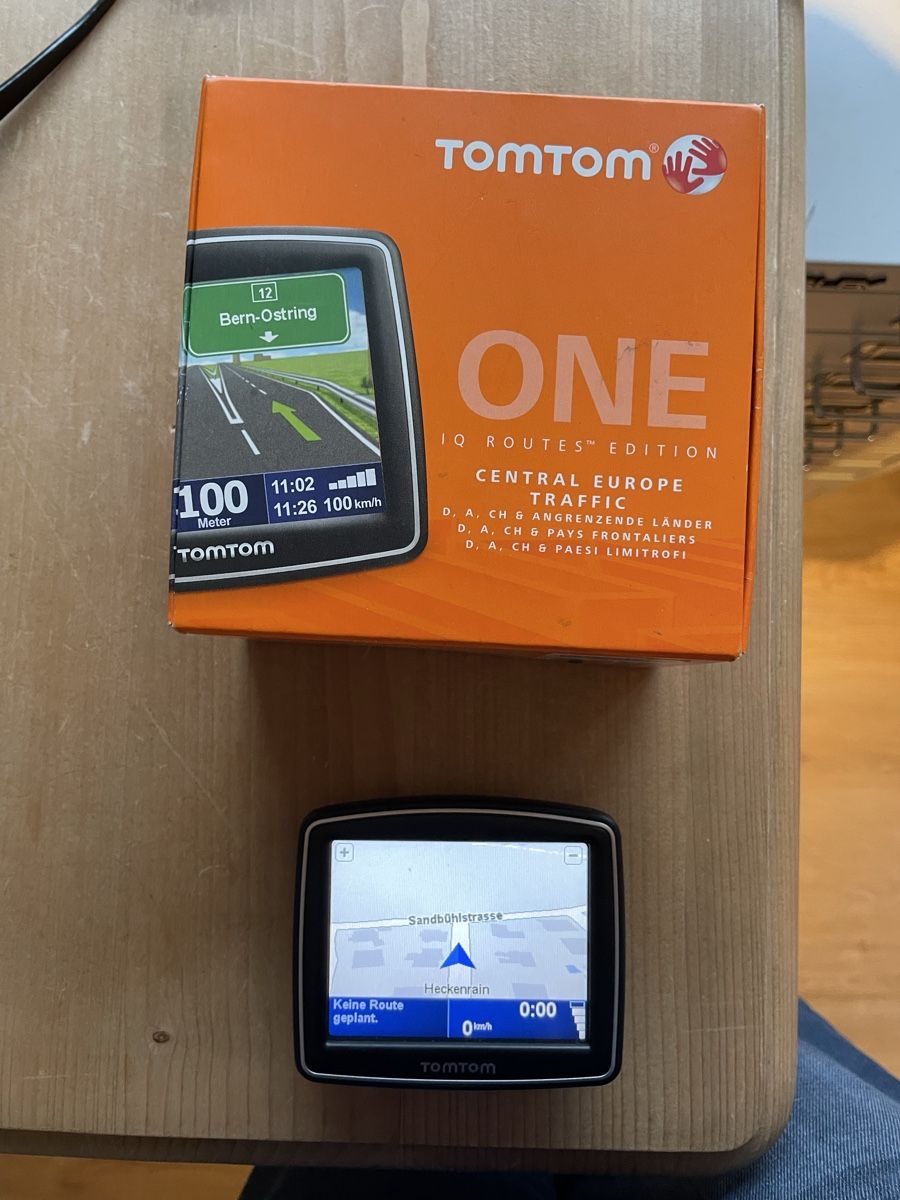 Tomtom Navigatori: Tomtom one Navigationsgerät – Usato da Kehrsatz venduto da Samsamster