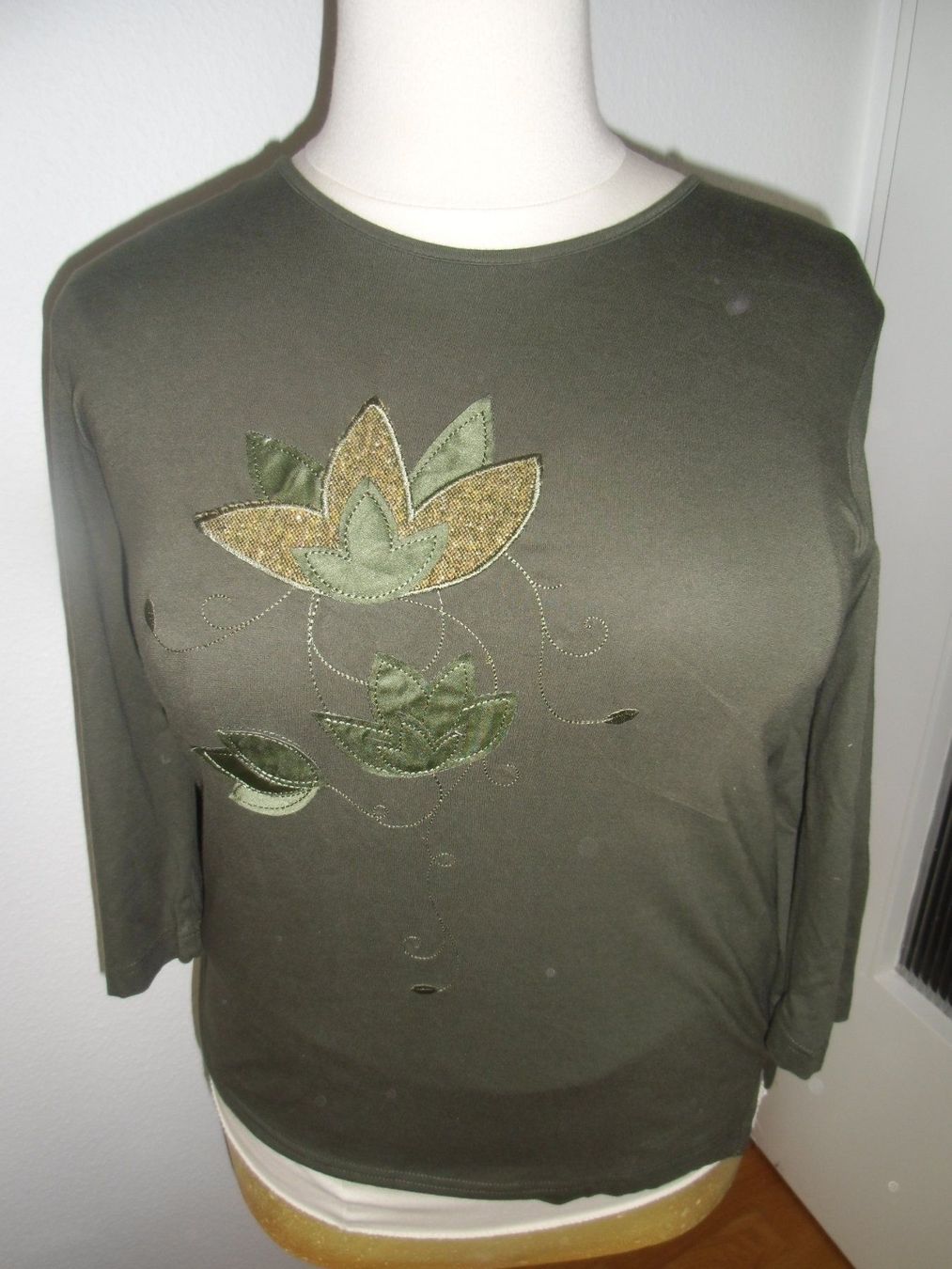 T-Shirts: T-shirt vert olive T. 44 – Neu (gemäss Beschreibung) aus Marin-Epagnier von Madja