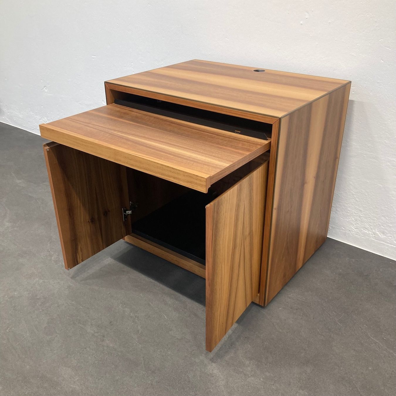 Armadi: Top Design Exclusiv One Roll-Sideboard – Usato da Schönenwerd venduto da mcofficeshop 5