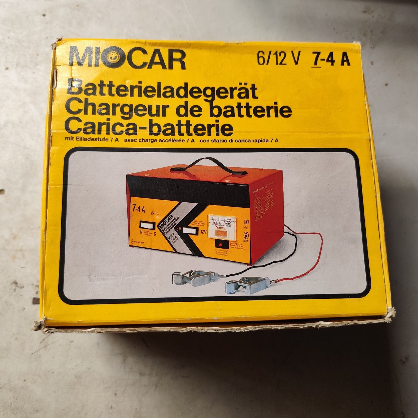 Caricabatterie: Batterieladegerät – Usato da Hellbühl venduto da 30R_R30 3