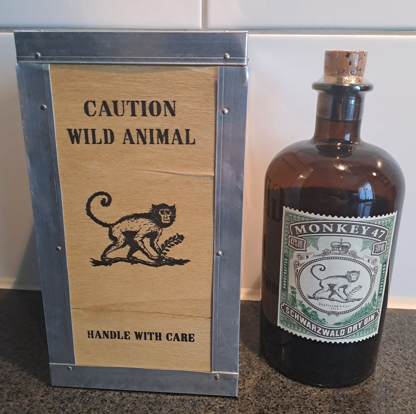 Monkey 47 Spirituosen: Monkey 47 Gin Distiller's Cut 2015 mit Goldring und Box – Neu und originalverpackt aus Elsau von Kellerraeumung