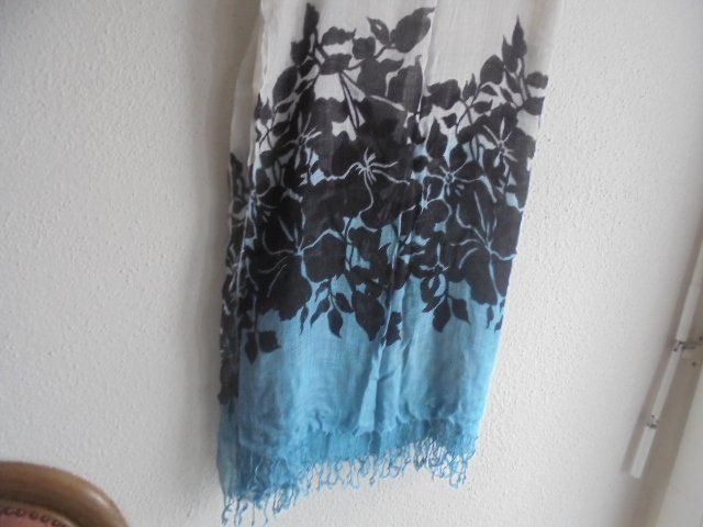 Maddison Foulard & Sciarpe: Schal Maddison, Viskose, NEU – Nuovo (secondo la descrizione) da Hinwil venduto da Glasperlen 2