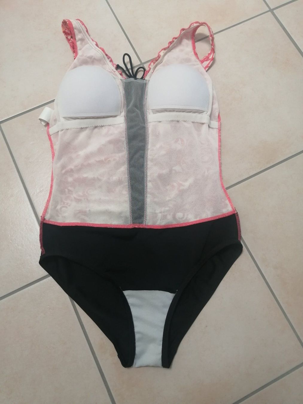 Costumi da bagno & Bikini: Badeanzug Gr. 38 – Usato da Henau venduto da AXAA 2