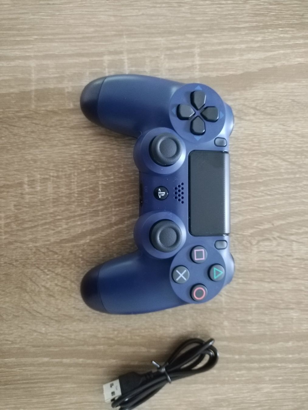 Sony Controller: Playstation 4 Controller V2 – Nuovo (secondo la descrizione) da Frauenfeld venduto da Atrix720