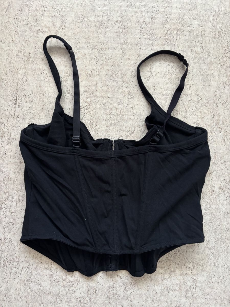 H&M Tops: Schwarzer Bustier mit Hakenverschluss Grösse 80D – D'occasion à Basel par sab_gx8s 1